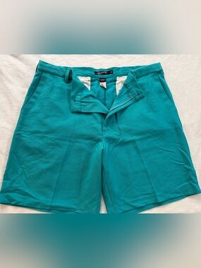 Chaps Men’s Teal Flat-Front Golf Shorts
